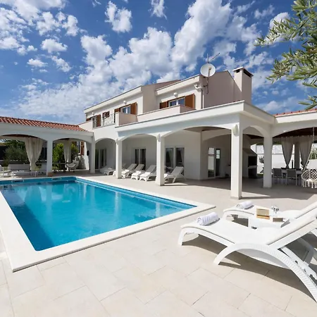 Olivia By Interhome Villa *