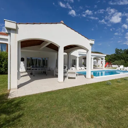 Olivia By Interhome Villa Šestanovac